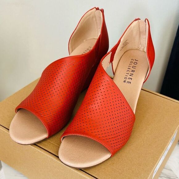 JOURNEE COLLECTION Aretha d'Orsay Wedge Sandal, Vegan‎ Leather Rust, 9.5, NWOB - Picture 4 of 15